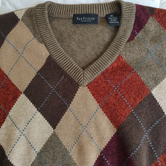 Van Heusen argyle sweater. Size XL. - Picture 2 of 8